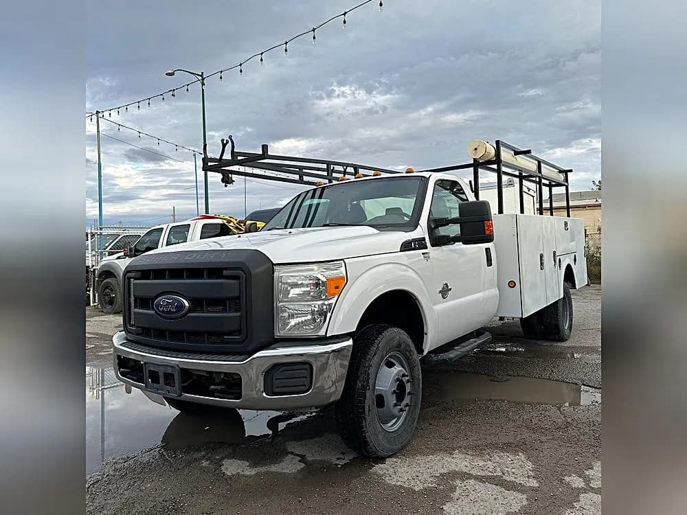 2016 Ford F-350 Chassis - Pickup