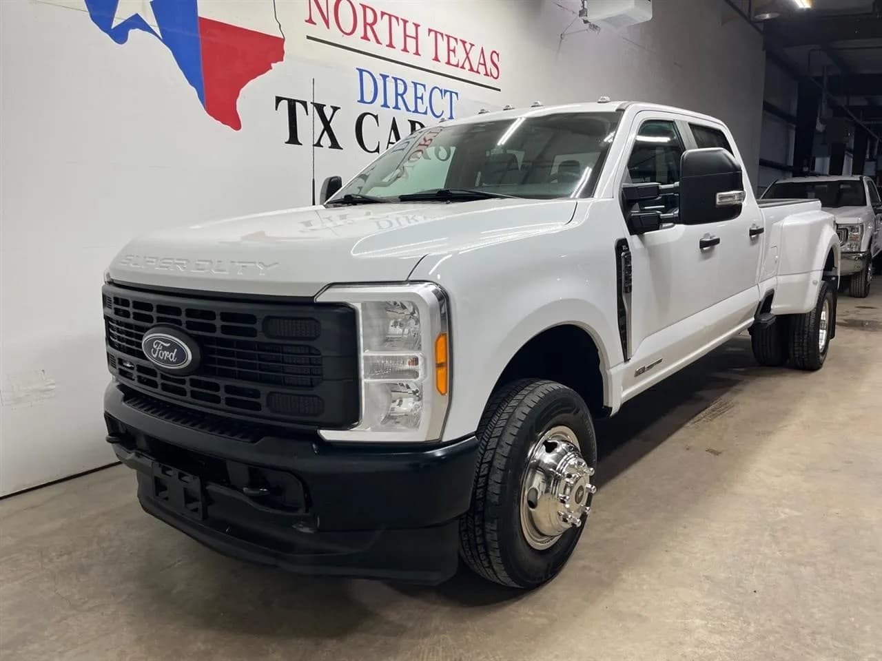 2023 Ford F-350 SD Platinum Crew Cab Long - Pickup