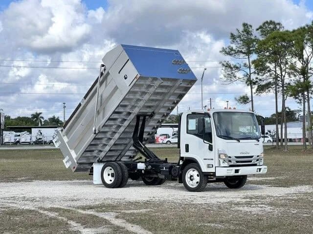2024 Isuzu NQR - Dump