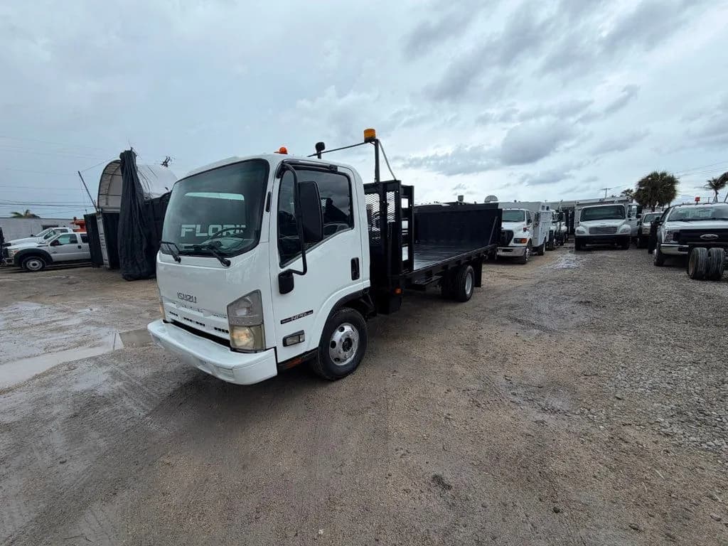 2010 Isuzu NPR 16' - Flatbed