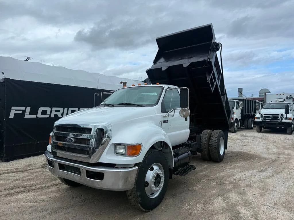 2010 Ford F-750 - Dump