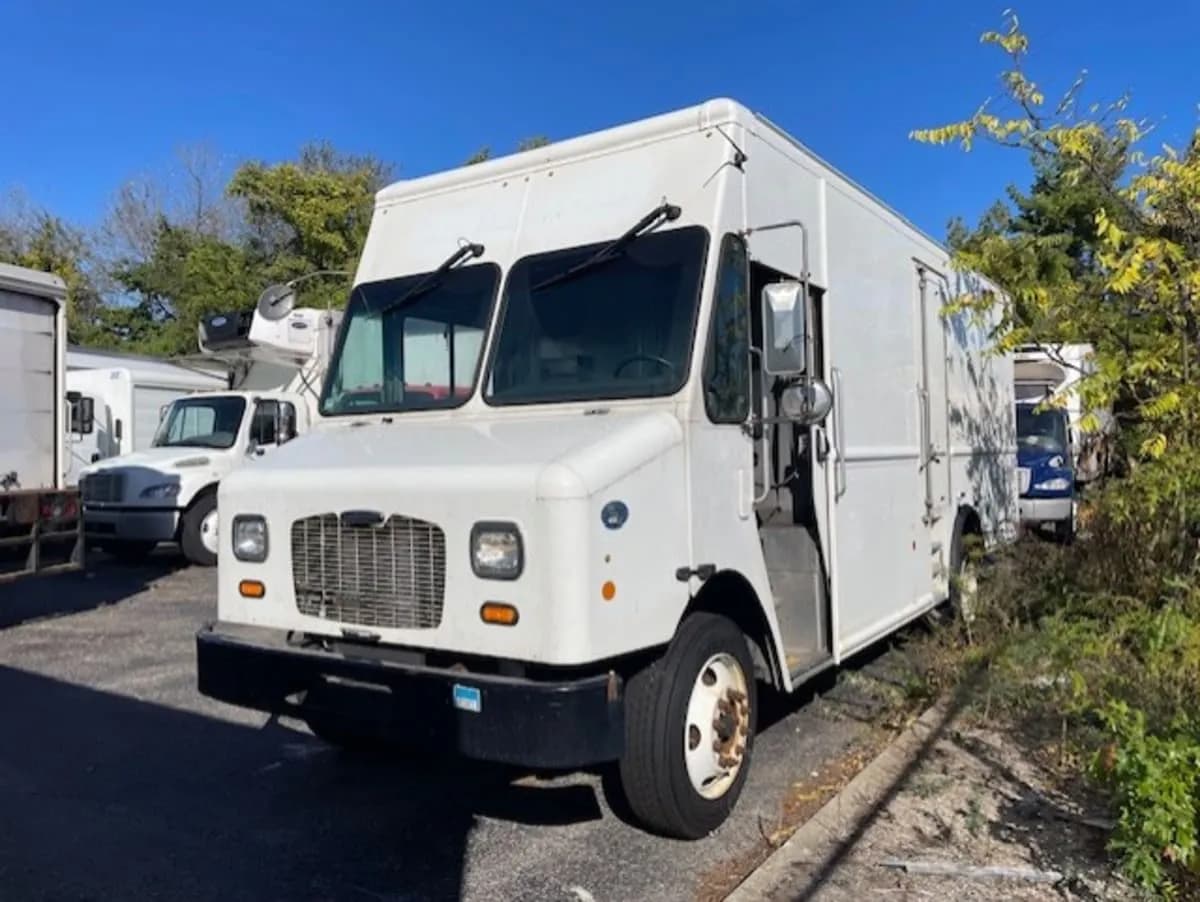 2018 Isuzu NRR - Flatbed