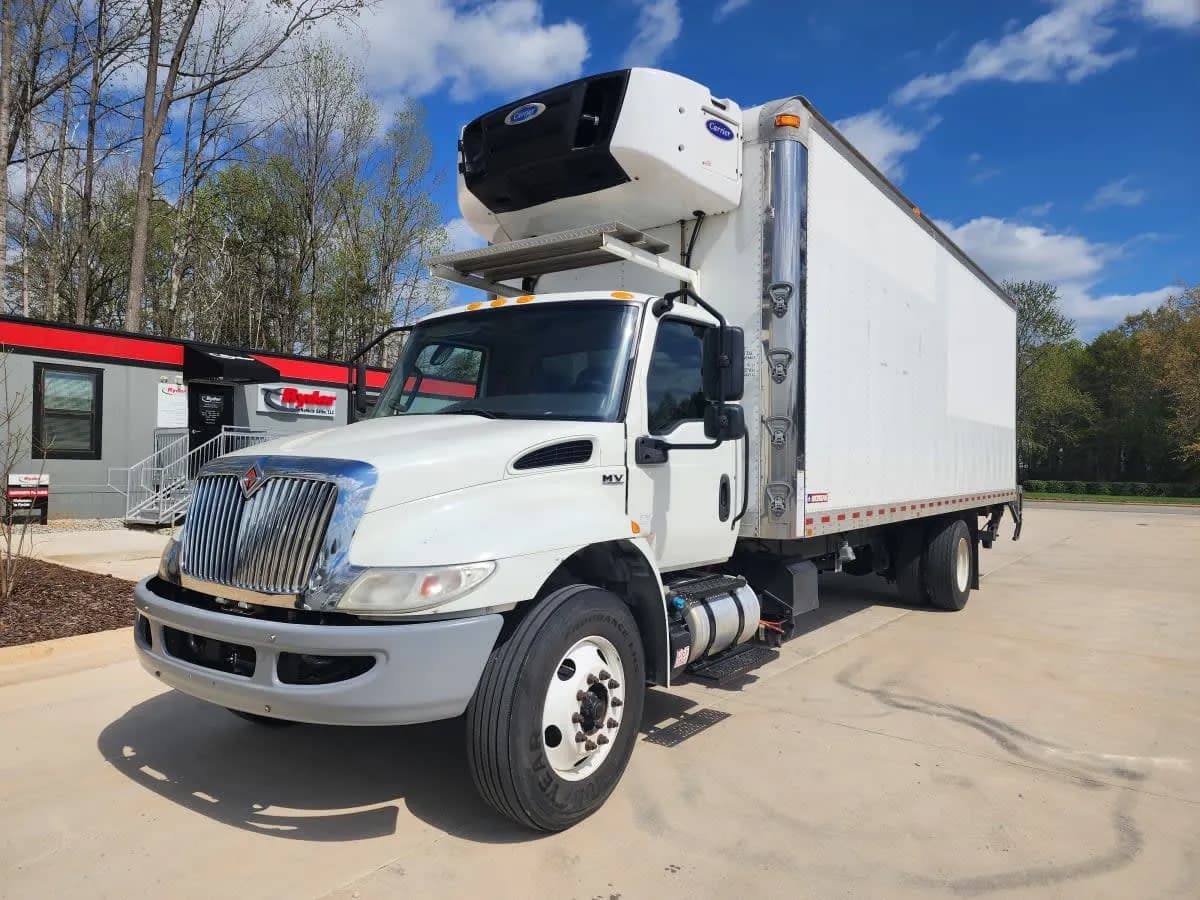 2020 Navistar International MV607 (4X2) - Refrigerated