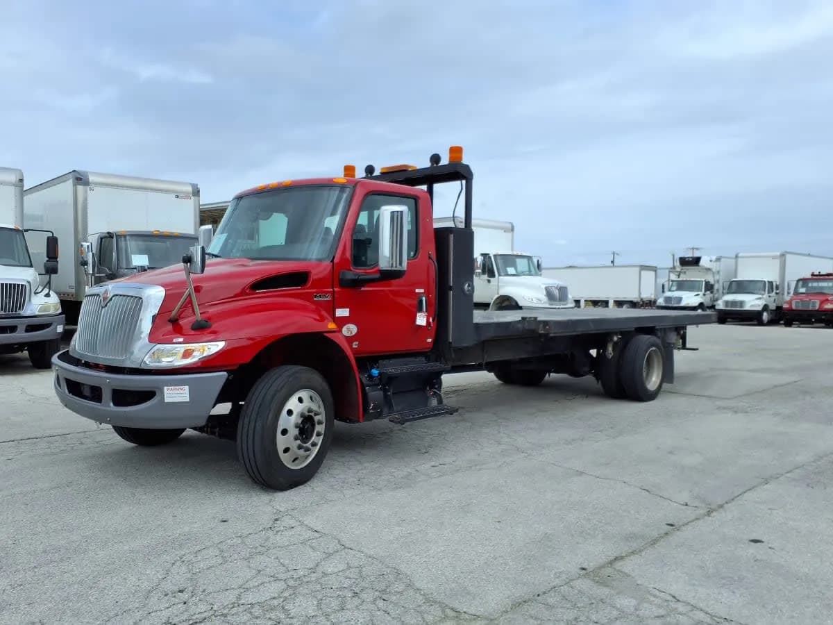 2020 Navistar International MV607 (4X2) - Stake