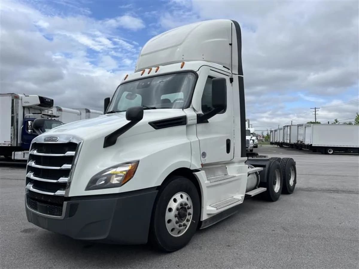 2021 Freightliner NEW - Day Cab