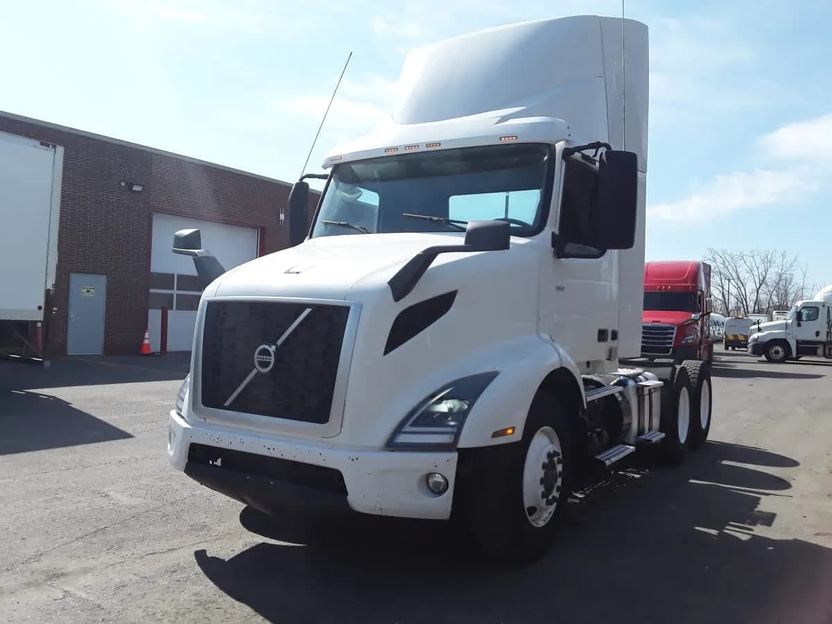 2018 Volvo VNR64T 300 - Day Cab
