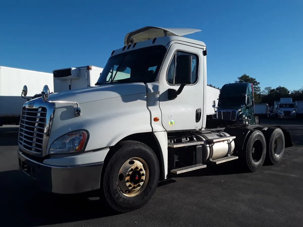 2019 Freightliner Cascadia - Day Cab