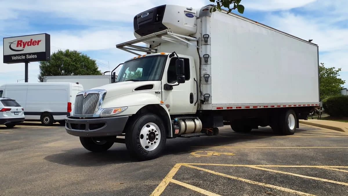 2020 Navistar International MV607 (4X2) - Refrigerated