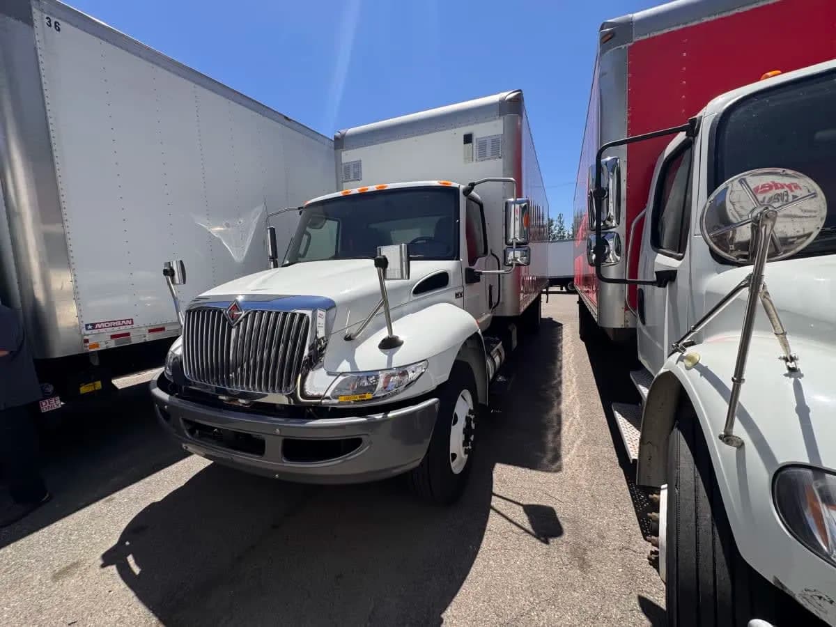 2021 Navistar International MV607 (4X2) - Box