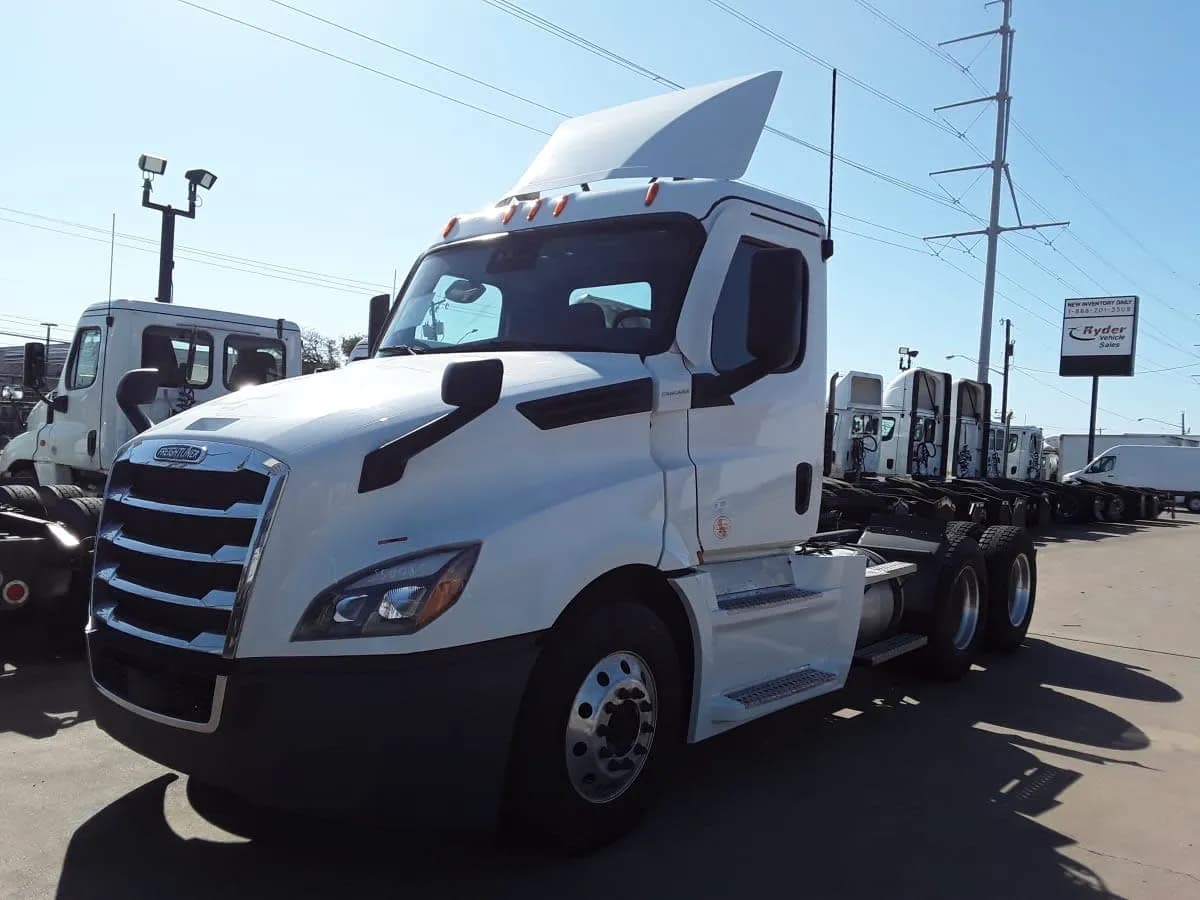 2022 Freightliner M2 106 - Flatbed