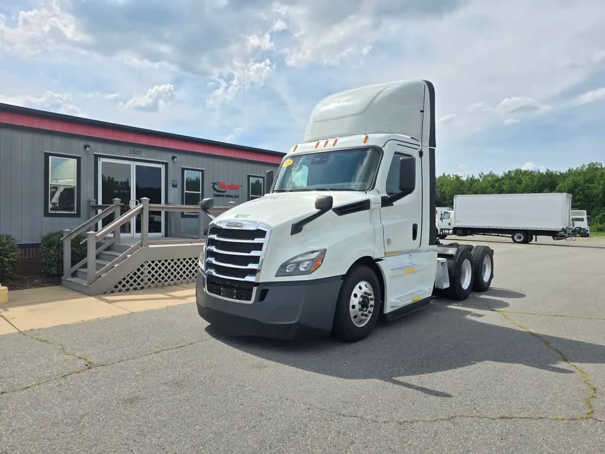 2022 Freightliner NEW - Refrigerated