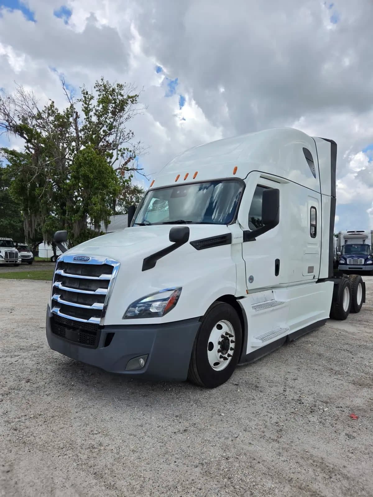 2022 Freightliner NEW - Sleeper