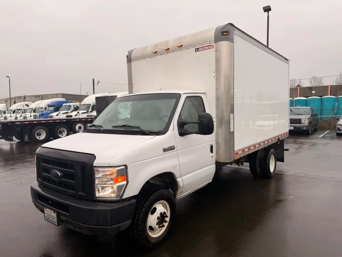 2019 Ford Motor Company E450 STEP-VAN - Vans