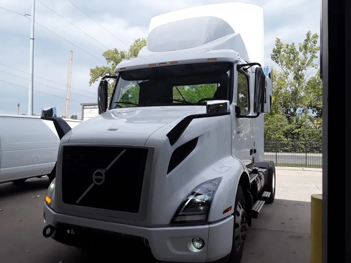2019 Volvo VNR42T 300