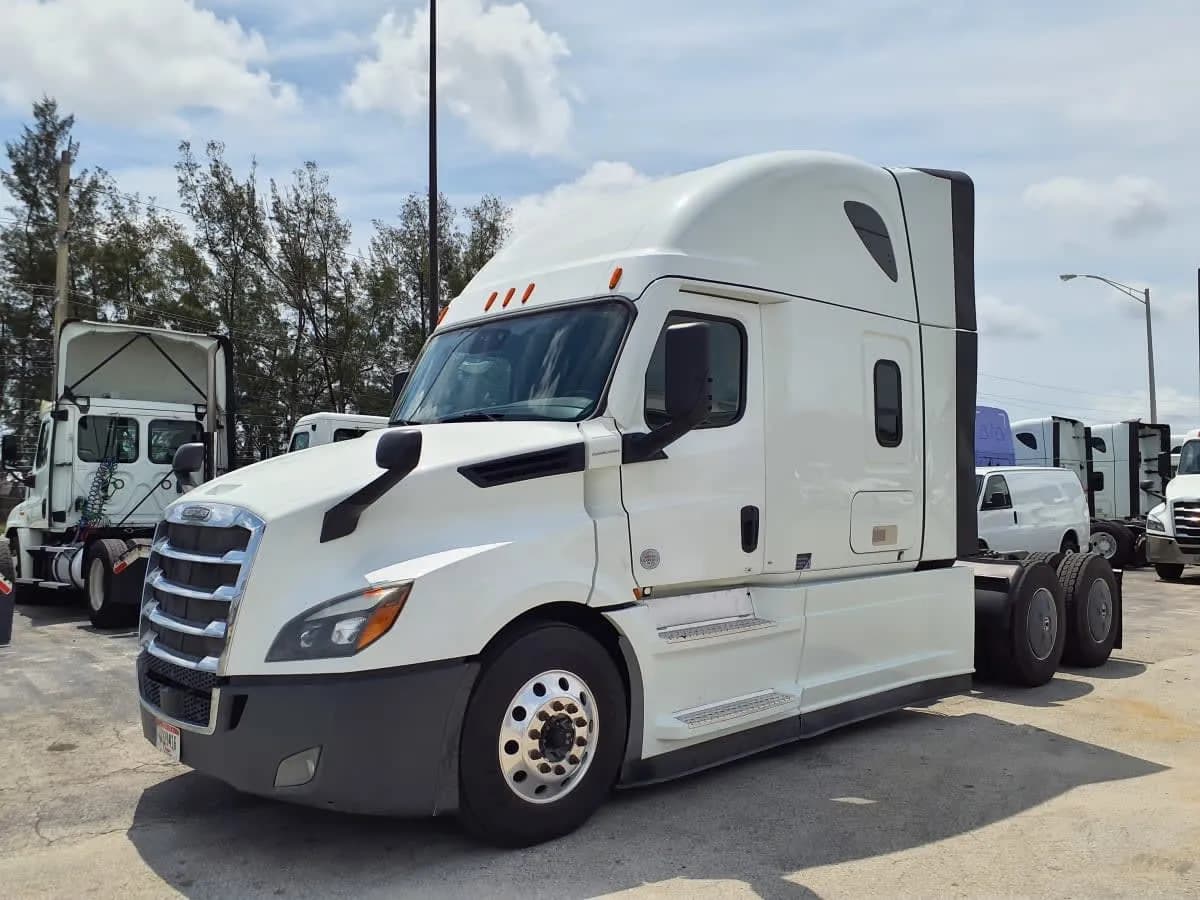 2022 Freightliner NEW - Sleeper