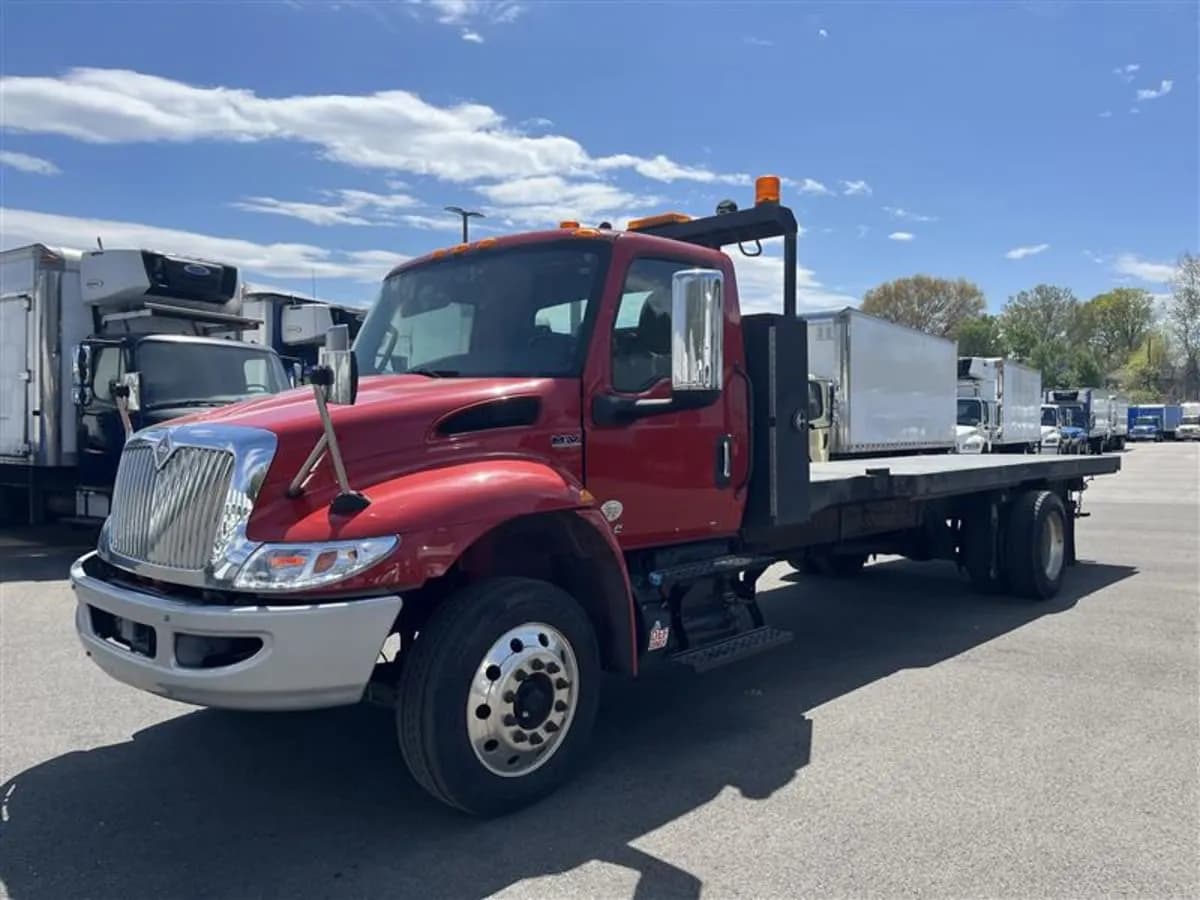 2020 Navistar International MV607 (4X2) - Stake