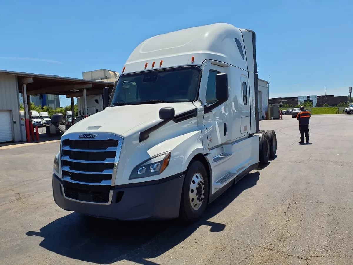 2022 Navistar International MV607 (4X2) - Box