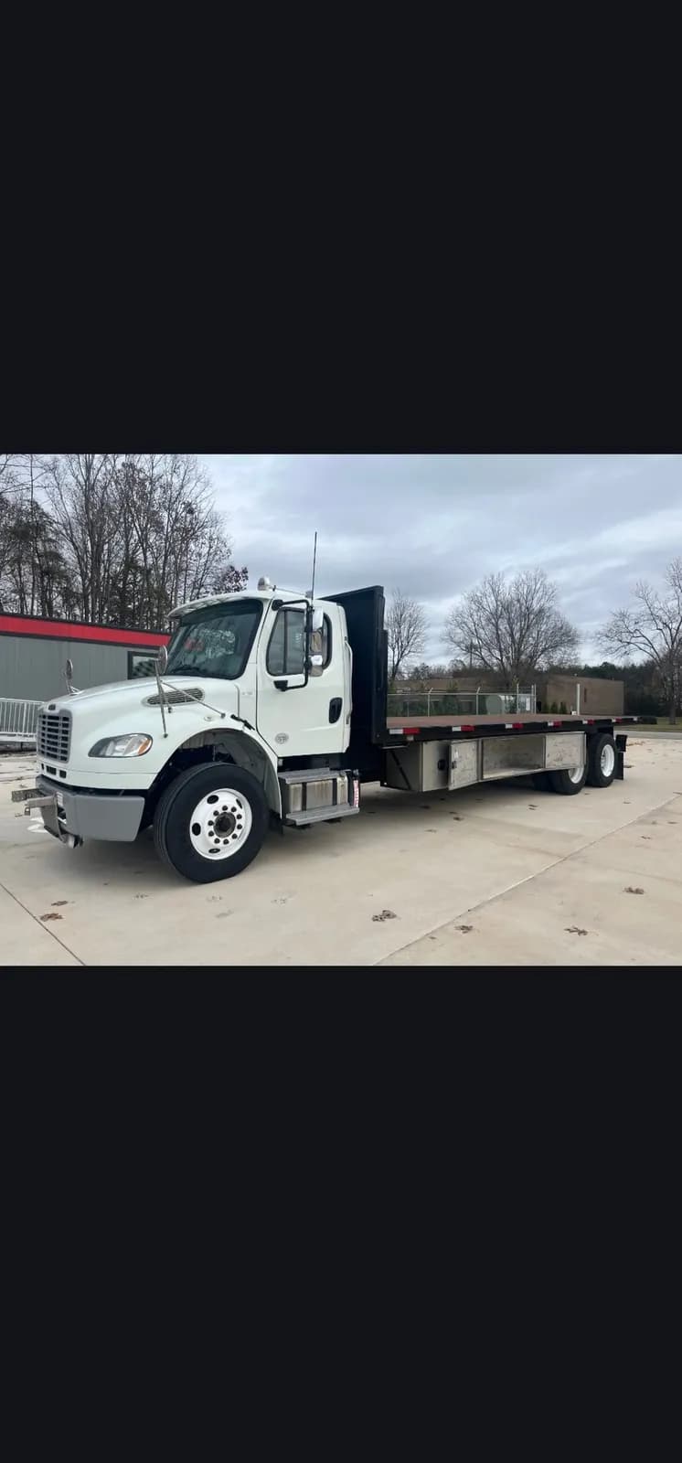 2020 Freightliner M2 106 - Flatbed