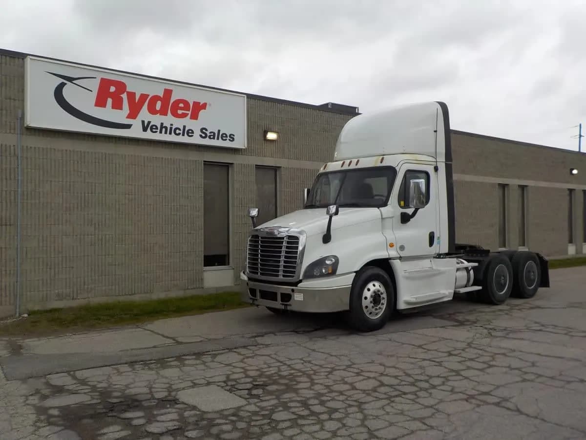 2019 Freightliner Cascadia - Day Cab