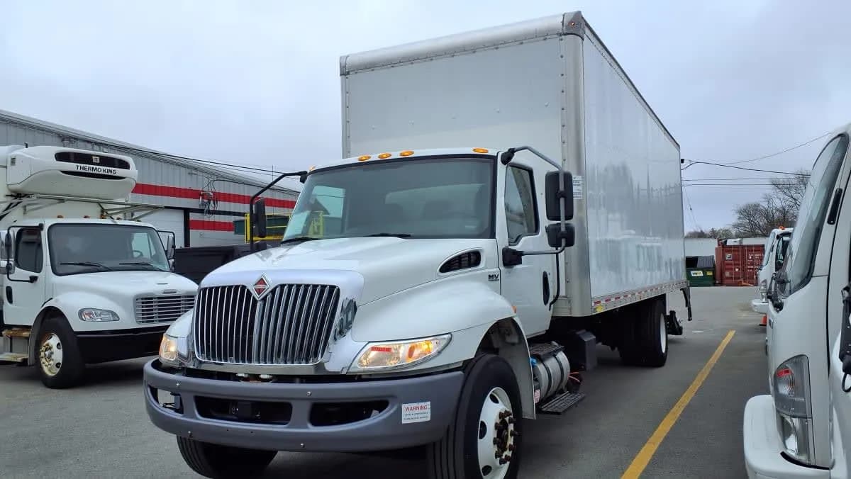 2019 Navistar International MV607 (4X2) - Flatbed