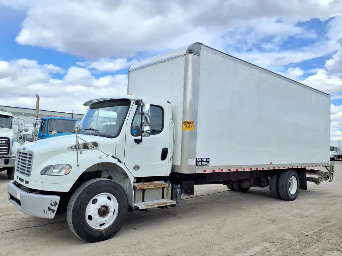 2020 Freightliner M2 106 - Box
