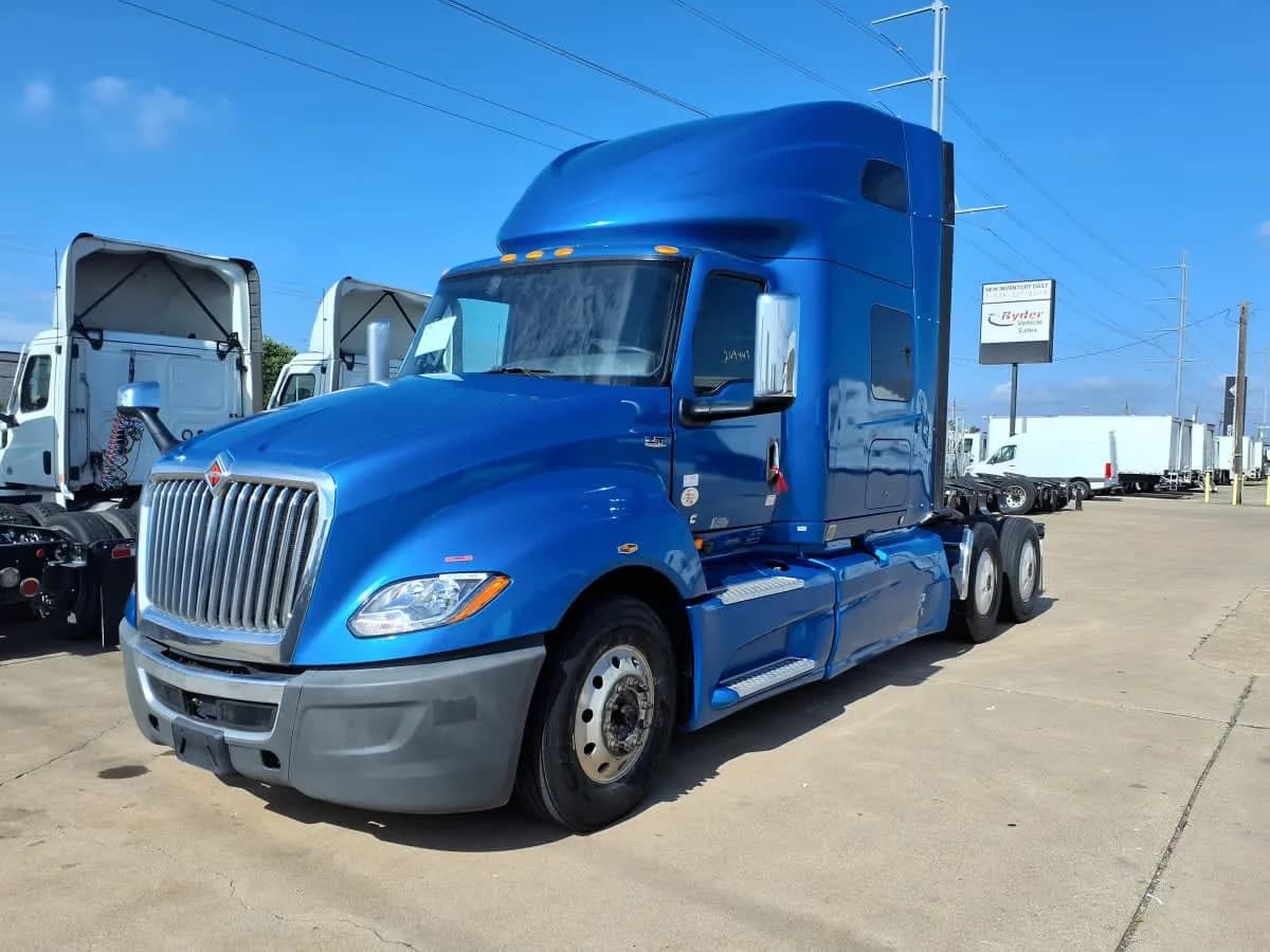 2021 Navistar International LT625 - Refrigerated