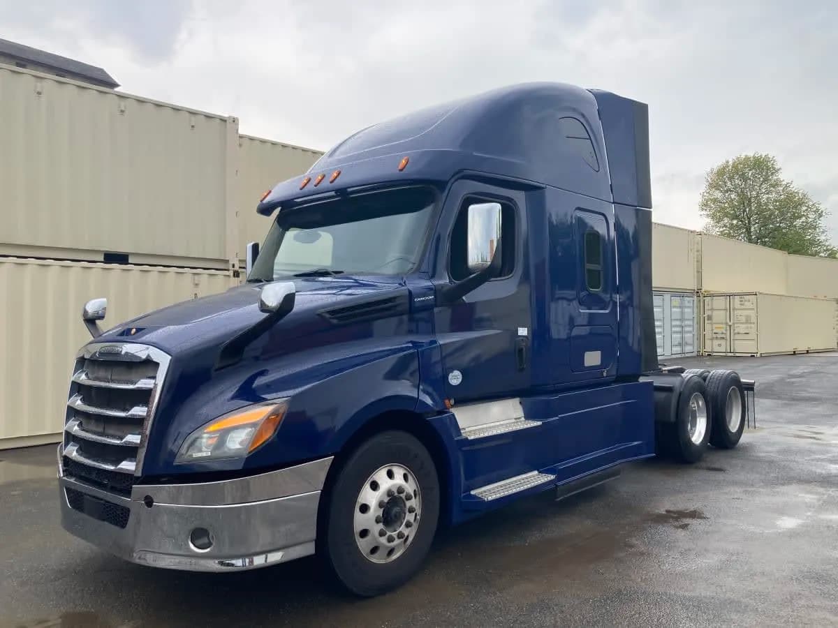 2020 Freightliner NEW - Day Cab