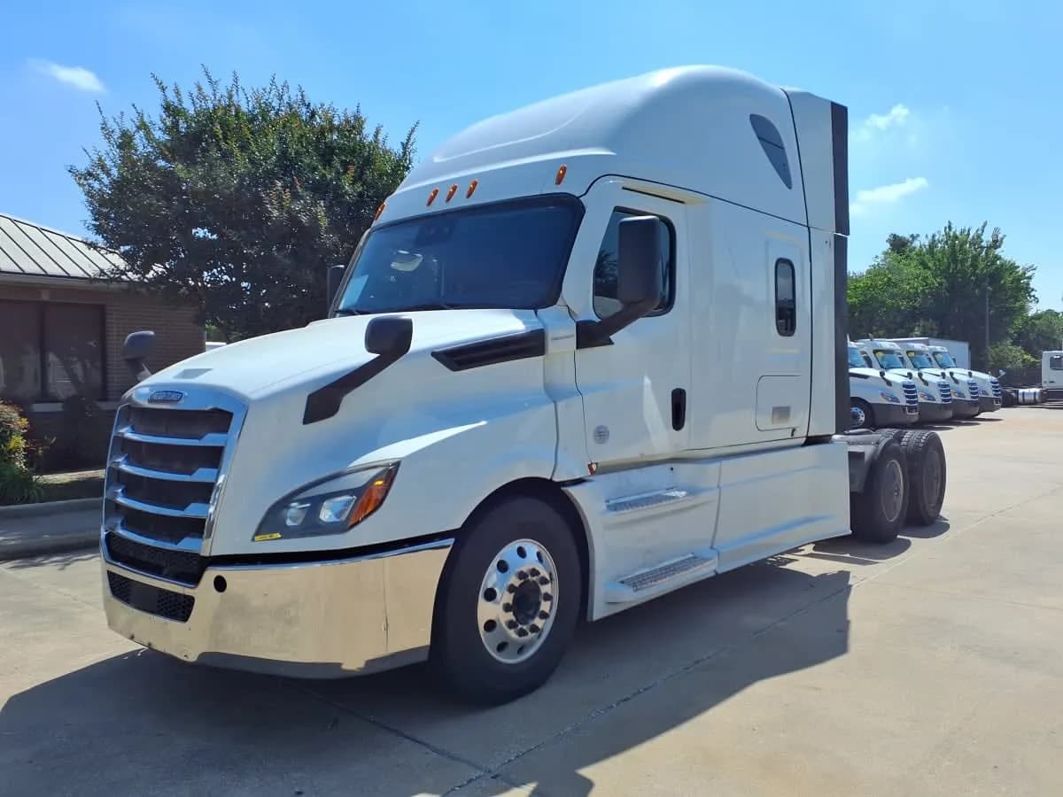 2020 Freightliner NEW - Sleeper