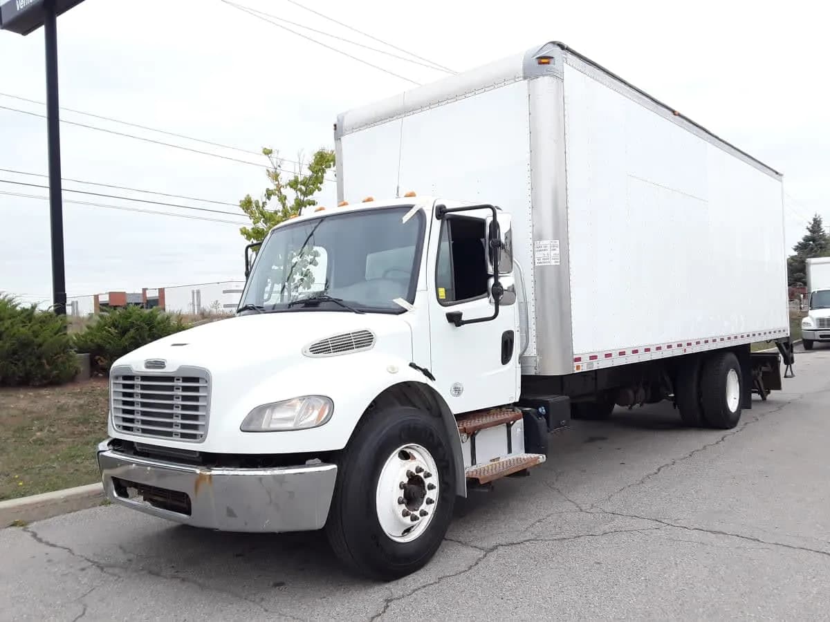 2019 Freightliner M2 106 - Box