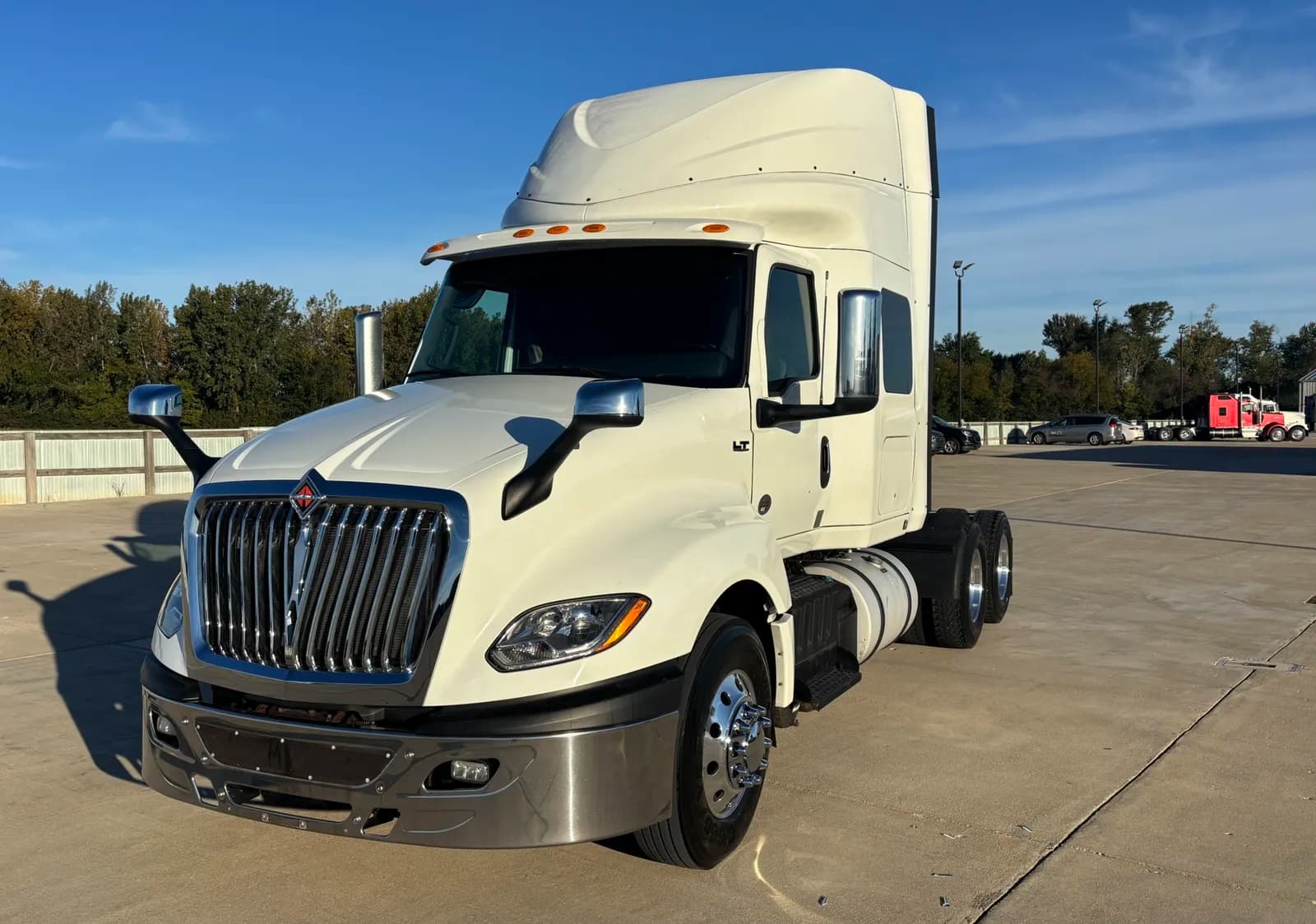 2020 International LT - Sleeper