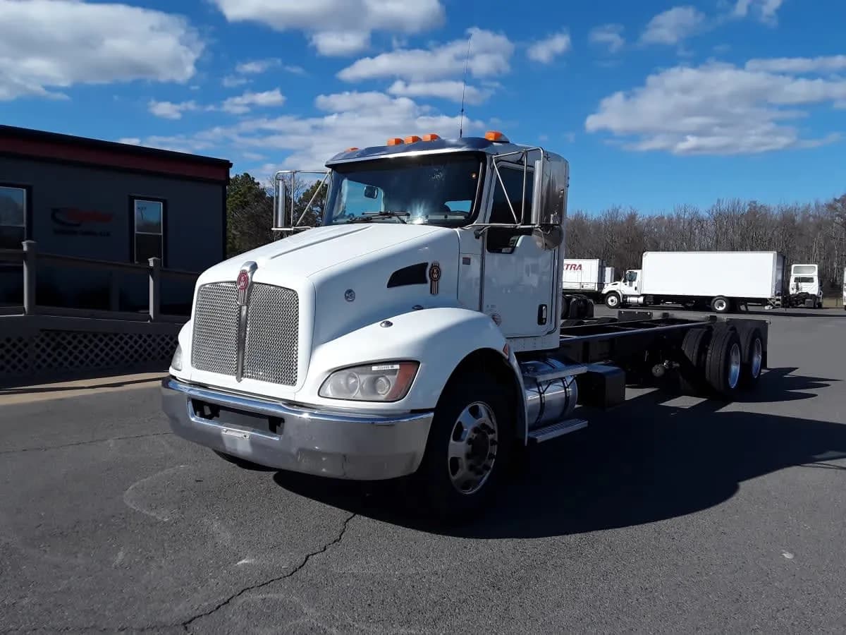 2016 Kenworth T-370 - Day Cab