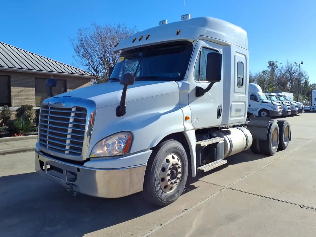 2020 Freightliner Cascadia - Sleeper