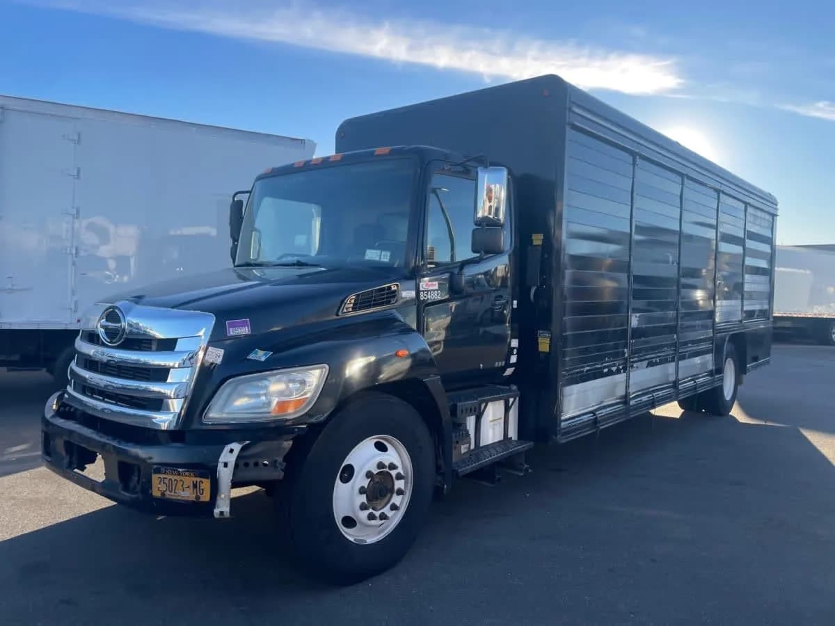 2018 Hino 338 - Box