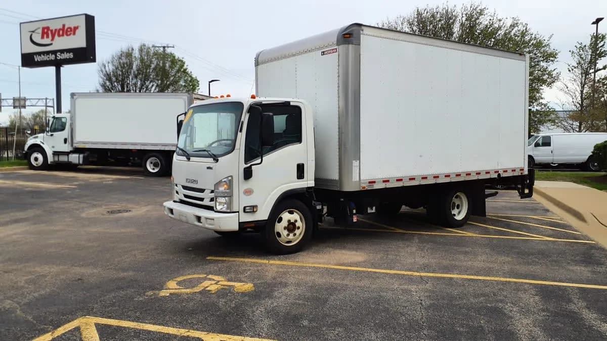 2019 Isuzu NPR - Box