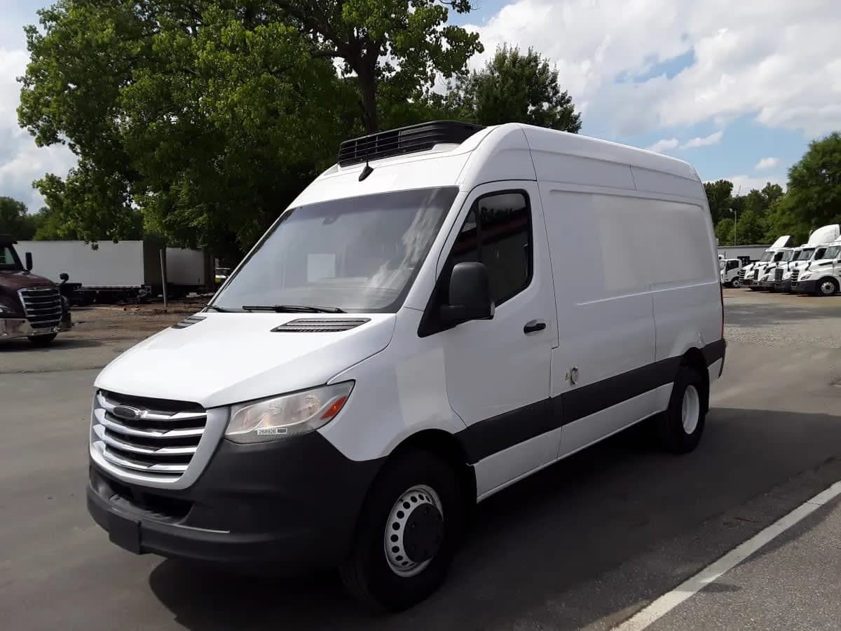 2019 Isuzu NPR - Box