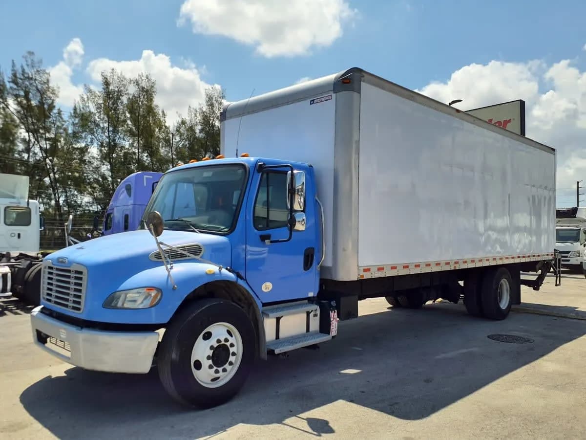 2019 Freightliner M2 106 - Day Cab