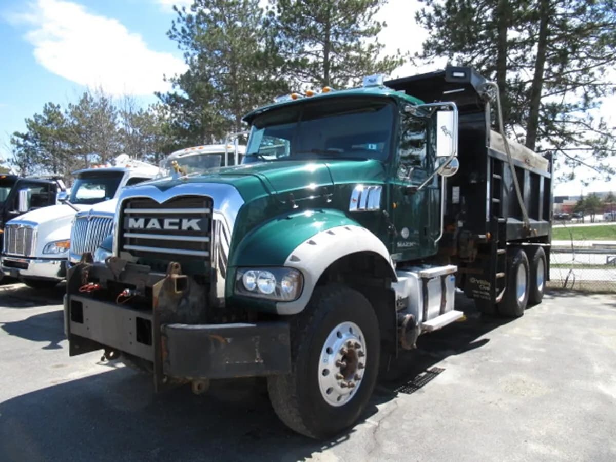 2014 Mack GU 713 - Dump