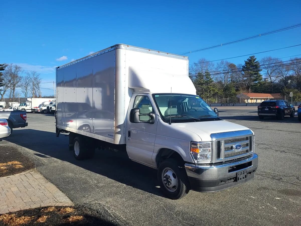 2025 Ford E450