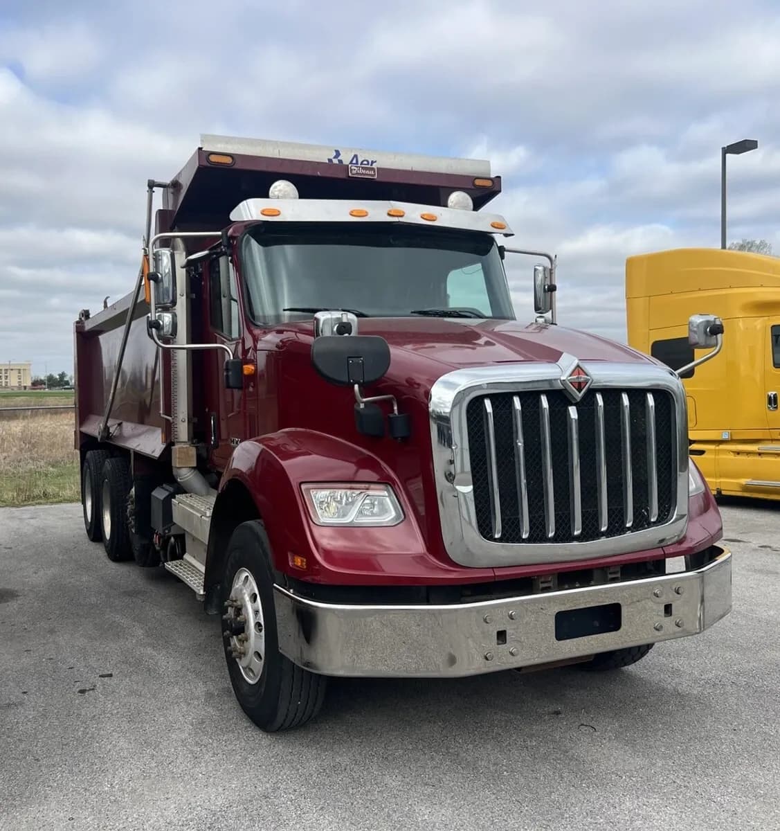 2019 International HX620