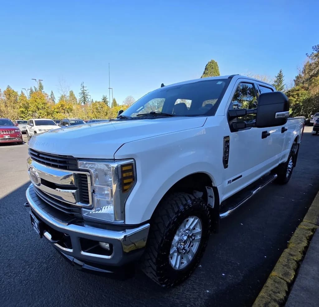 2019 Ford F350 Super Duty Crew Cab - Pickup