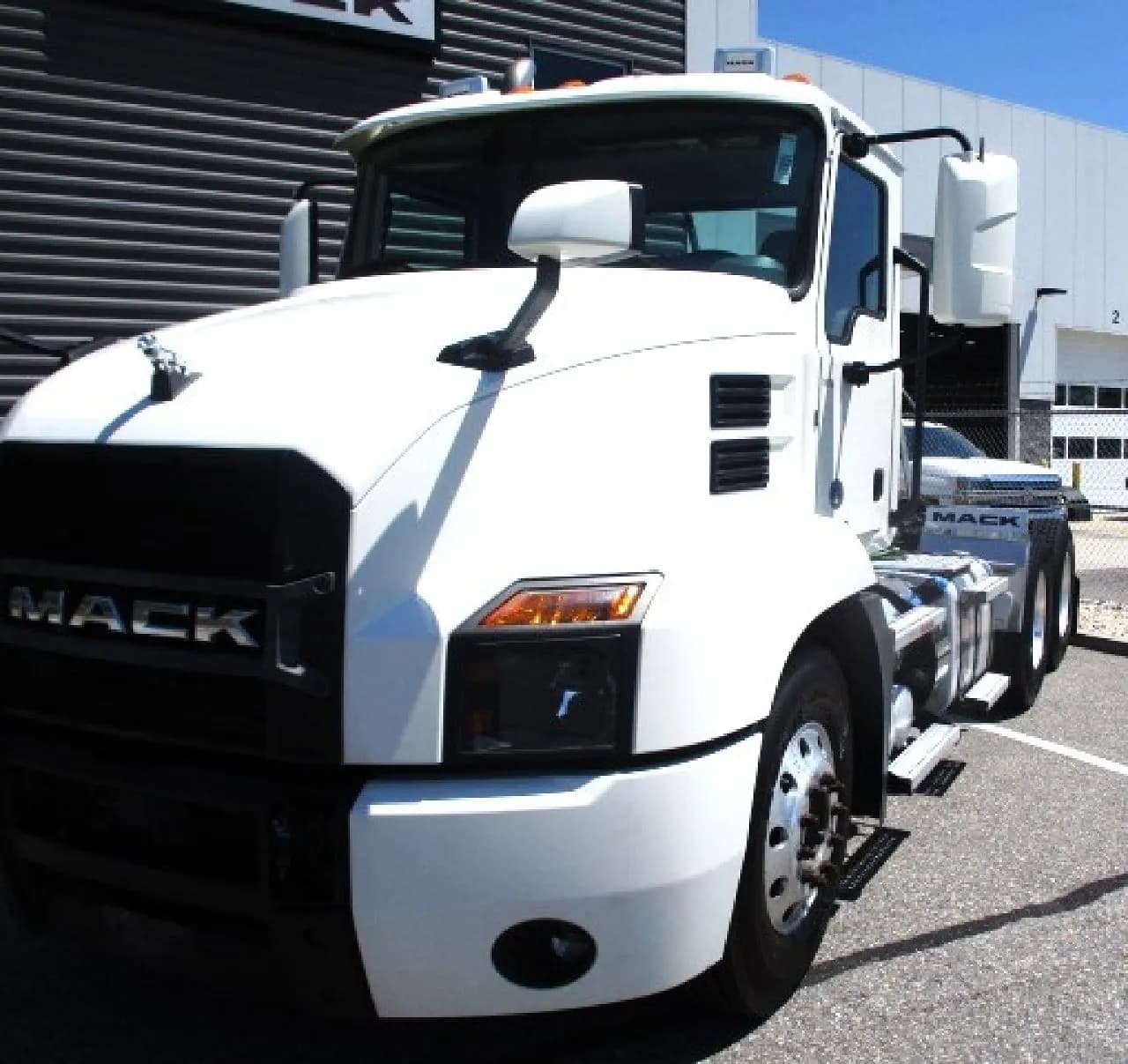 2019 Mack AN64T - Day Cab
