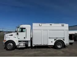 2013 Peterbilt 337 - Service