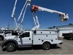 2013 Ford F550 - Bucket