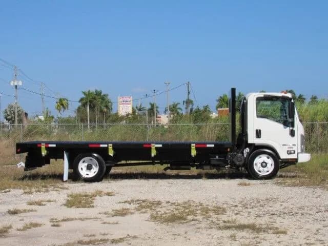 2027 Isuzu NPR-HD