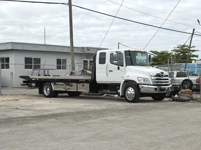 2026 Hino L6 Extended Cab - Tow