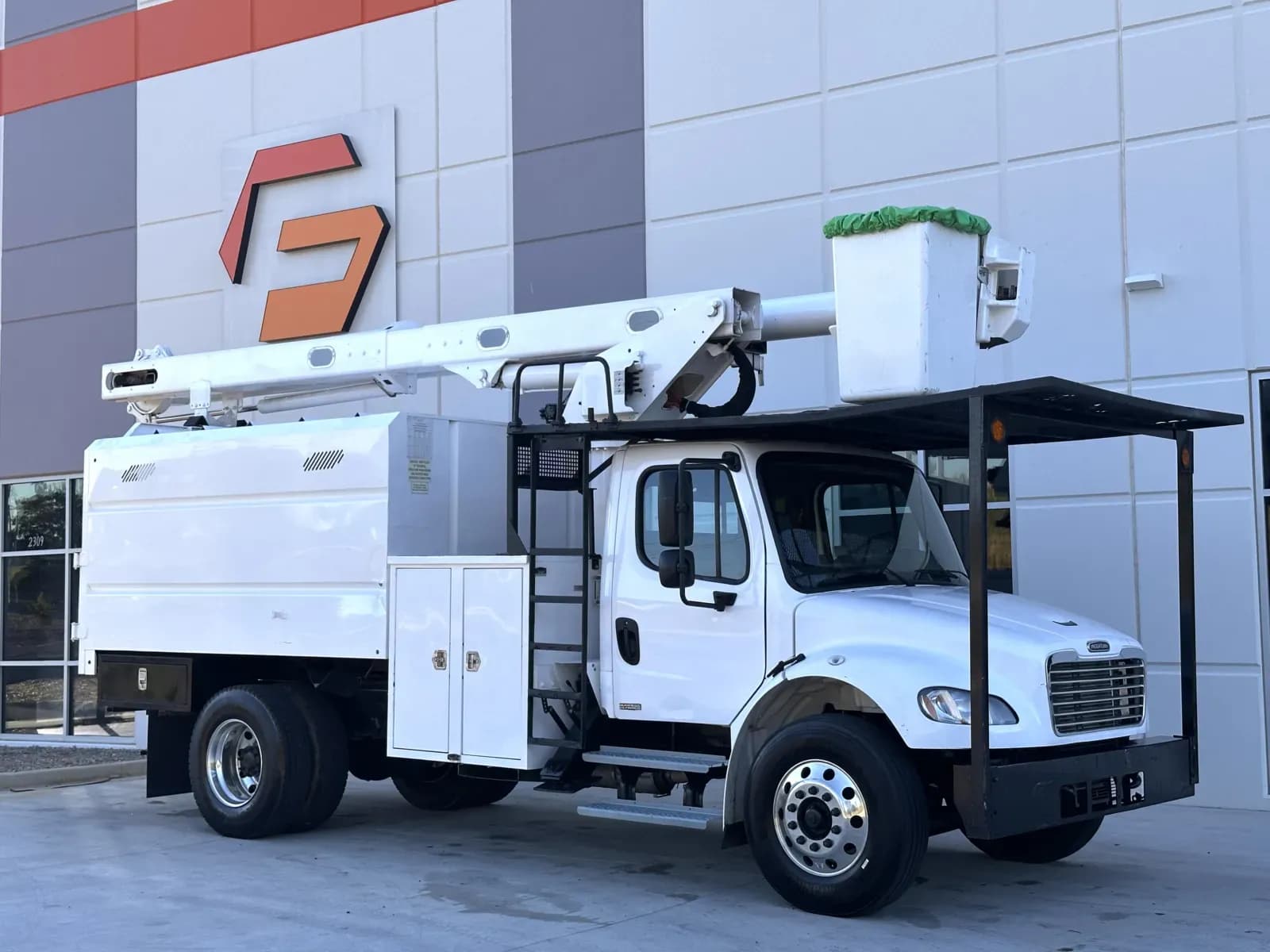 2011 Freightliner M2 - Day Cab