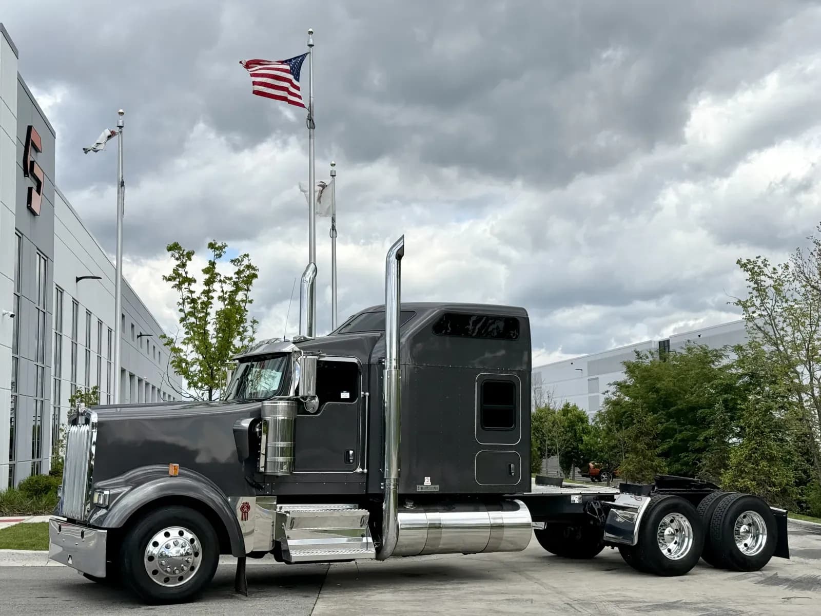 2019 Kenworth W900 - Sleeper