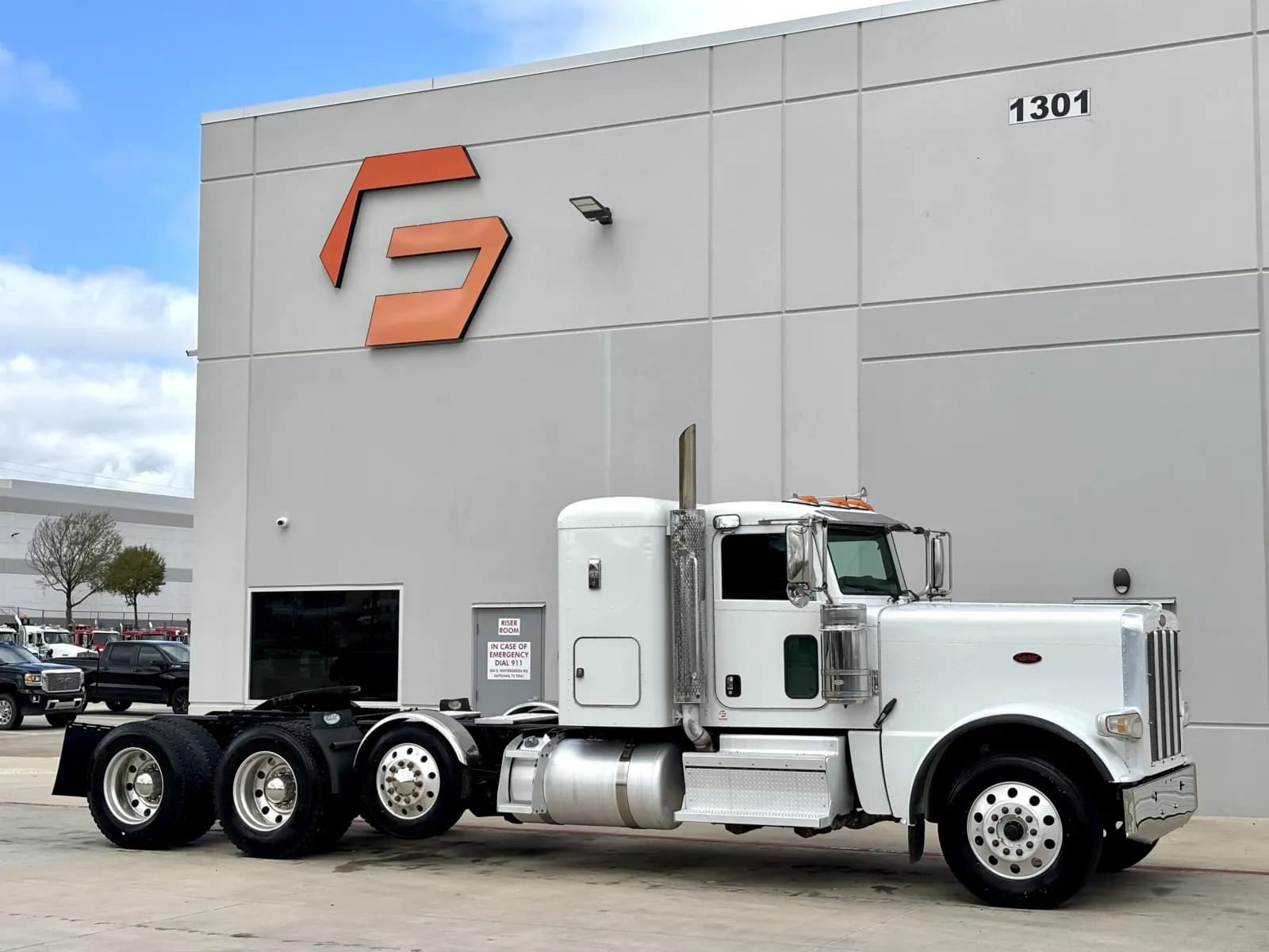 2020 Peterbilt 389 - Sleeper