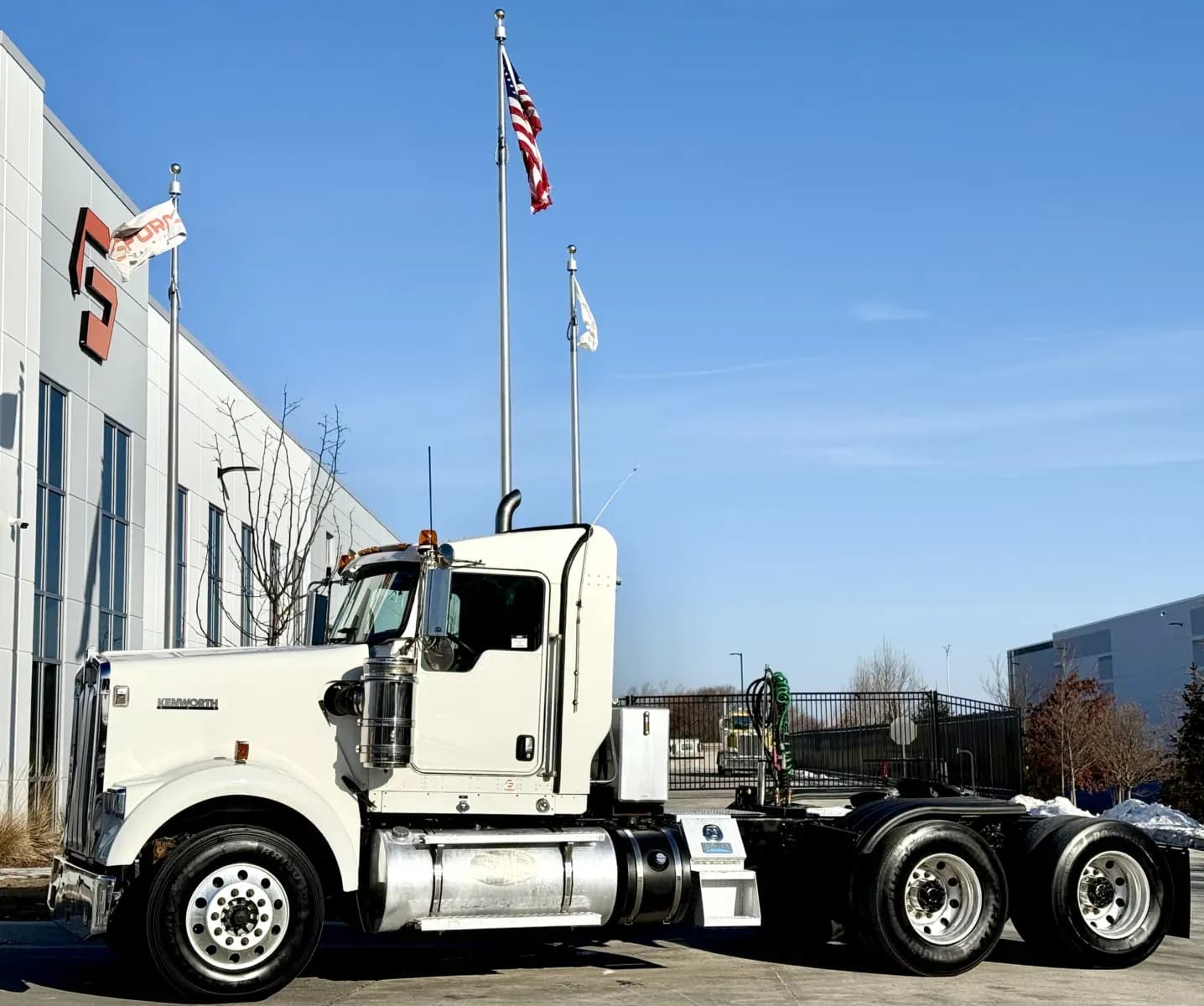 2020 Kenworth W900 - Day Cab