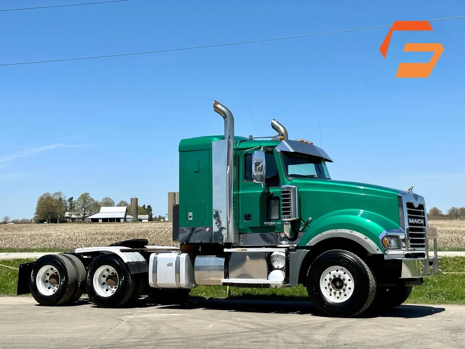 2017 Mack TITAN TD713 - Sleeper